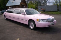Лимузин Lincoln Town Car Розовый 11 мест