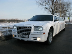 Лимузин Chrysler 300C Белый 10 мест