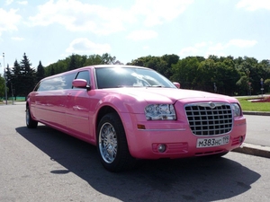 Лимузин Chrysler 300C Розовый 10 мест