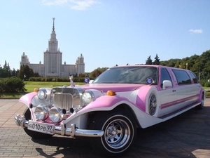 Лимузин Excalibur Phantom Розово-Белый 9 мест